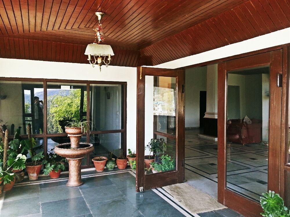 Royal Jardin Whistling Pines Resort Шимла Экстерьер фото