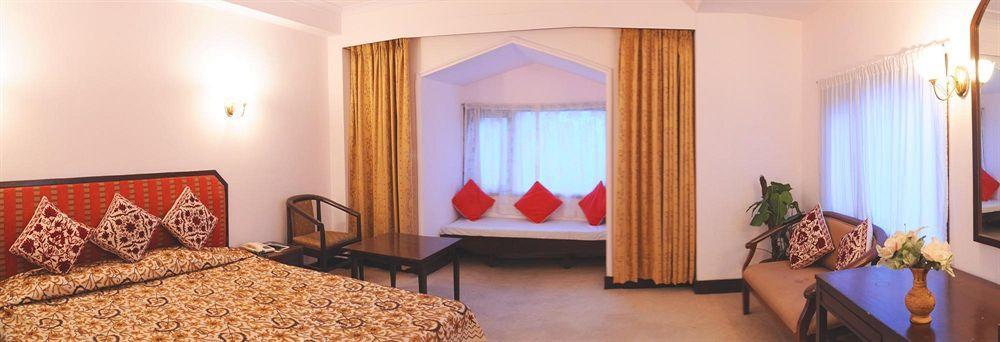 Royal Jardin Whistling Pines Resort Шимла Экстерьер фото