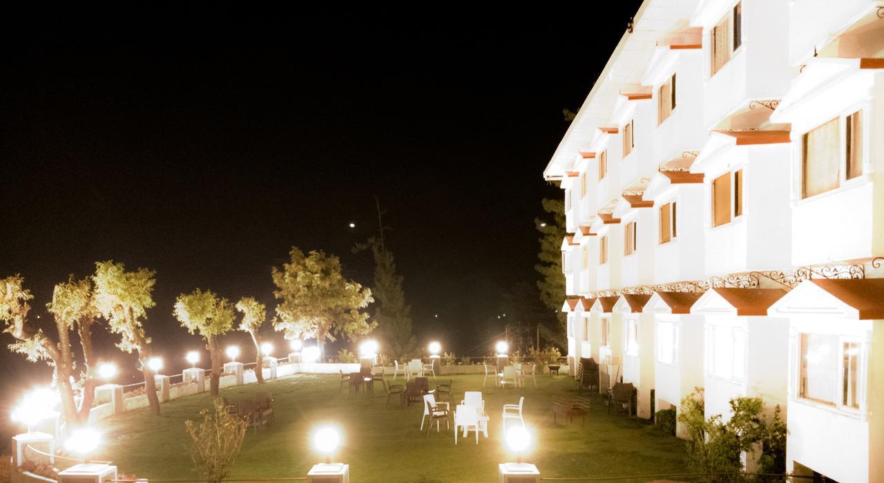 Royal Jardin Whistling Pines Resort Шимла Экстерьер фото